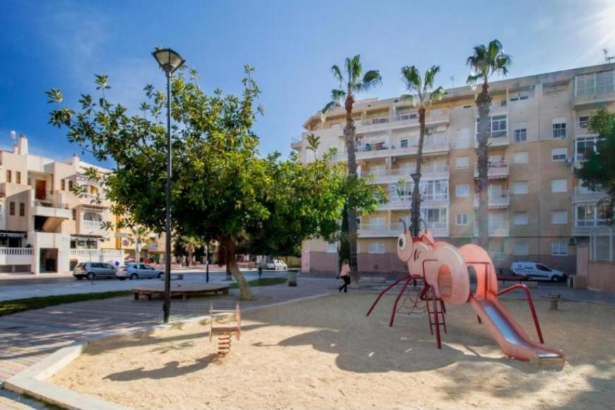 Apartamento Los Gases Torrevieja Exterior photo